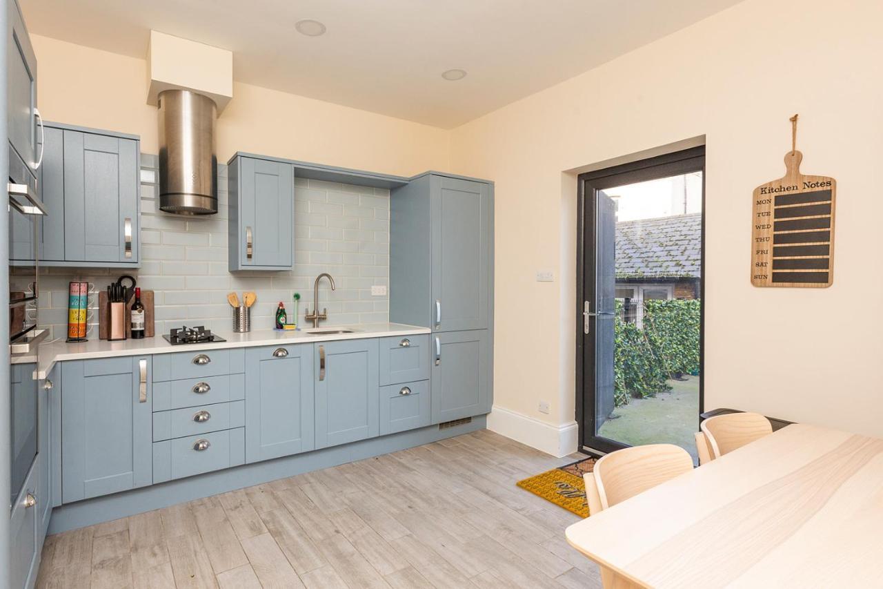 Stunning Seaside Apartment Over 3 Floors Near Margate Westgate-on-Sea Exterior photo