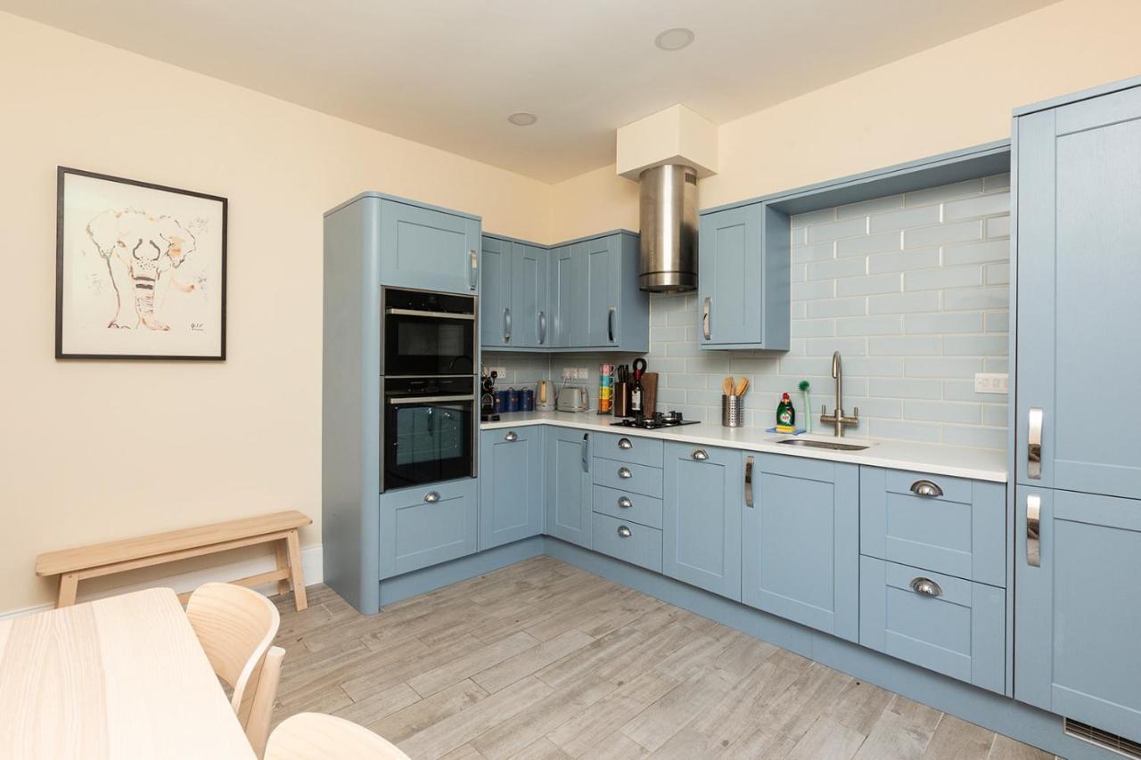 Stunning Seaside Apartment Over 3 Floors Near Margate Westgate-on-Sea Exterior photo